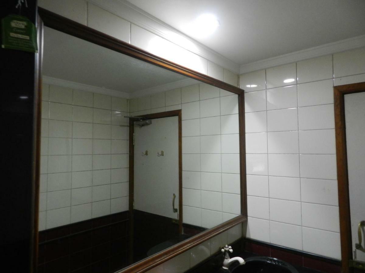 Hotel Ayodhya Kolhapur Exteriör bild
